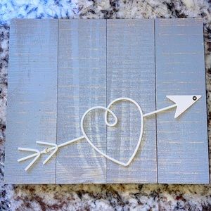 NWT Sheffield Home Heart&Arrow Picture holder 4x6